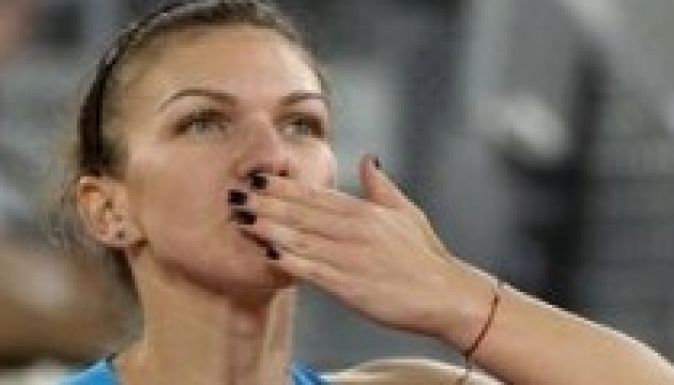 Imádja SMS-ben kirúgni az ezdőit Simona Halep
