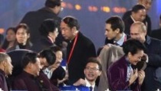 Putyin gyöngédségétől hangos a net (VIDEÓ)