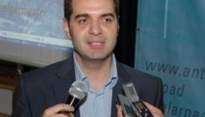 Antal Árpád: meg kell fontolni a kilépést a kormányból