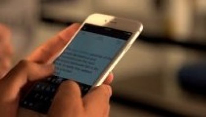 Egy 17 éves fiú ír a leggyorsabban mobilon (VIDEÓ)