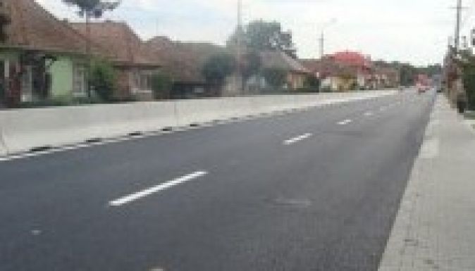 Tüntetnek a marosszentgyörgyiek a betonfal ellen