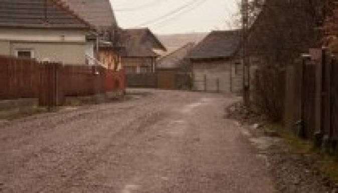 Lázadoznak a csíkpálfalviak az aszfaltozás módja miatt