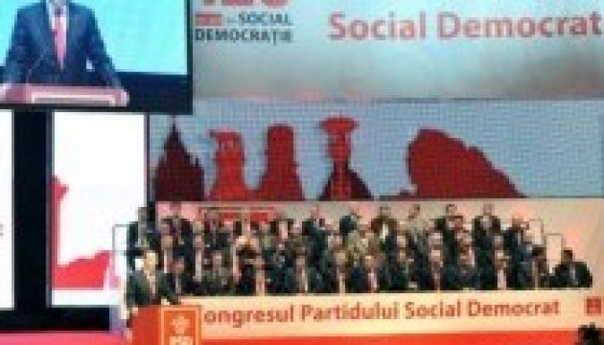 Csak jövőre tart rendkívüli kongresszust a PSD