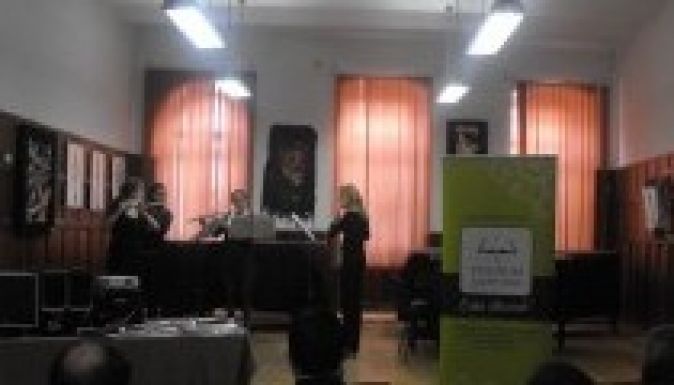 A Művészeti Líceumnak nyújtotta át támogatását a Studium Alapítvány