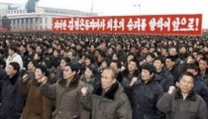 Kiküldték tüntetni az észak-koreaiakat az ENSZ-határozat ellen