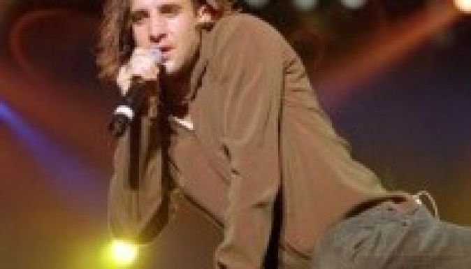 Hajléktalan lett egy híres rocksztárból (VIDEÓ)