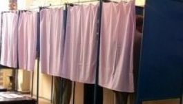 Elnökválasztásra várják a romániai szavazókat