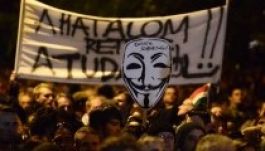 Az internetadó ellen tüntetők nem kérnek Deutsch konzultációjából