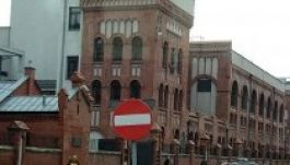 Beperelné a Varsói Felkelés Múzeumát egy hitleri tábornok unokája