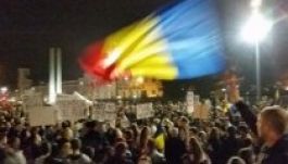 Tüntetések: „Ponta hazudik, nem akarjuk őt államfőnek”