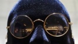 Elárverezték John Lennon szemüvegét
