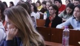 Hivatalos: két szabadnapot kapnak az egyetemisták