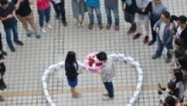 Barátnője kezét 99 iPhone 6-tal kérte meg