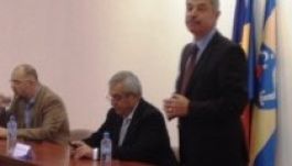 Tăriceanu bevonná a kormányba az RMDSZ-t