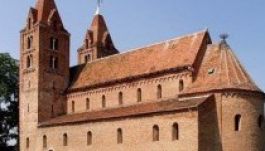 Elkészült Ákos község református templomának látogatóközpontja