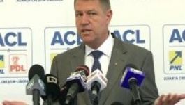 Elénekelte az újságíróknak Johannis a román himnuszt (VIDEÓ)