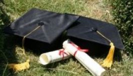 Csúnyán megjárhatják külföldön a friss diplomások