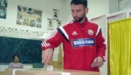 A román válogatott tagjai Mogoșoaián szavaztak