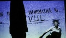 Román rendezőnő drámája a budapesti Trafóban