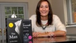 Saját regényhősébe lett szerelmes egy írónő – elhagyta férjét