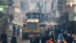 Összeomlott egy nyolcemeletes lakóház Kairóban, sok halott