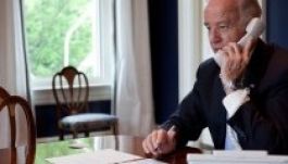 Újabb fontos telefonhívást kapott Klaus Johannis