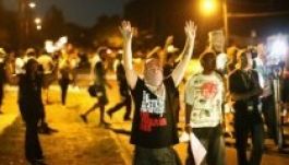 Országossá dagadtak az USA-ban a fergusoni ítélet miatti tüntetések