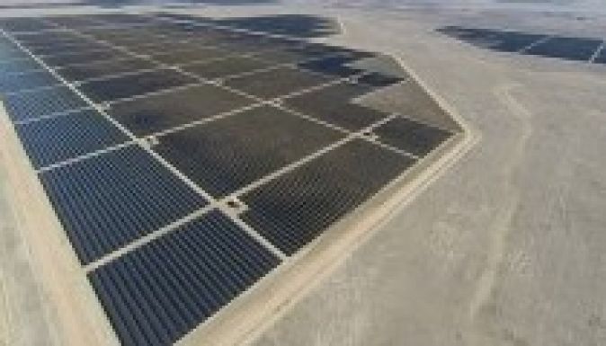 Bekapcsolták a világ legnagyobb napelemfarmját