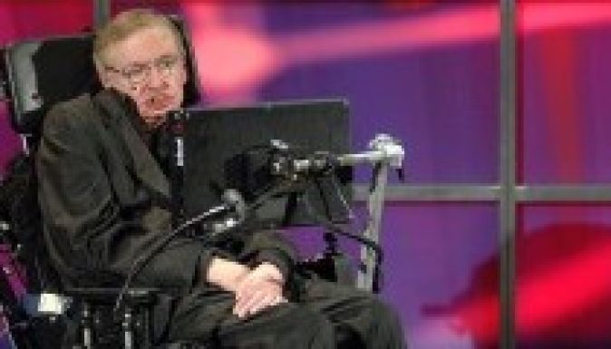 Mérnökök segítettek Stephen Hawkingon