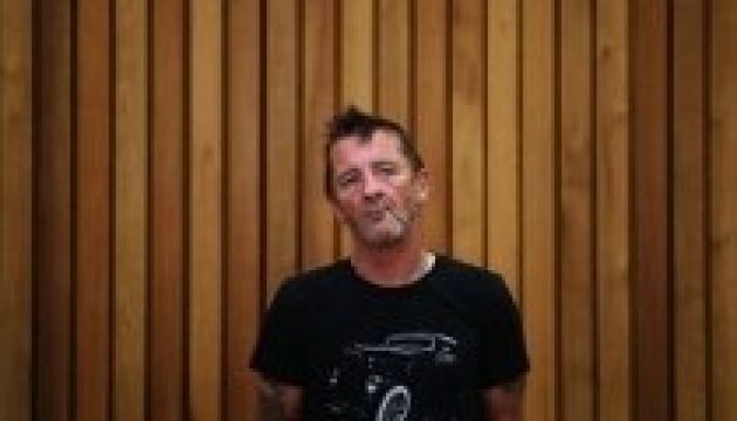 Már megint letartóztatták az AC/DC dobosát