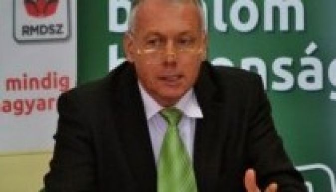 Borbély: az RMDSZ megszavazhatja az átalakított kormányt