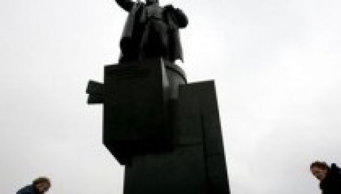 Csak idén ötszázszor álltak bosszút Leninen az ukránok