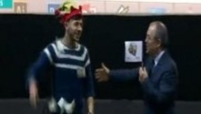 Pénzzel dobálták meg Emil Boc polgármestert (VIDEÓ)