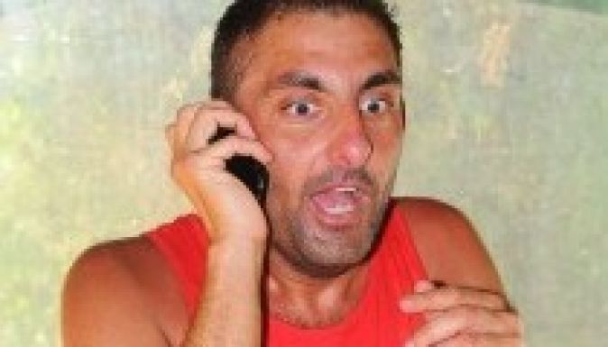 Nagyon sokba kerül Győzikének, hogy beüzent a feleségének