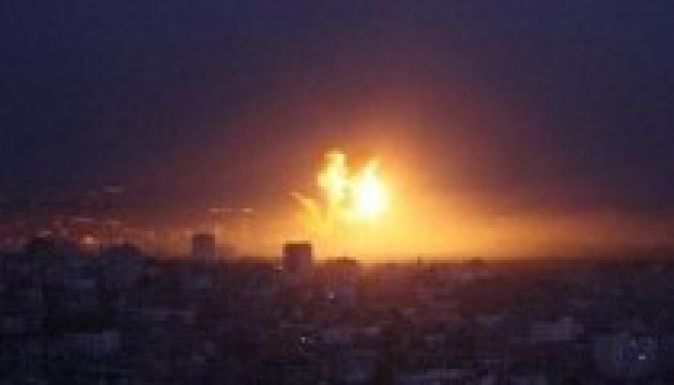 Izrael légicsapást mért a Gázai övezetre