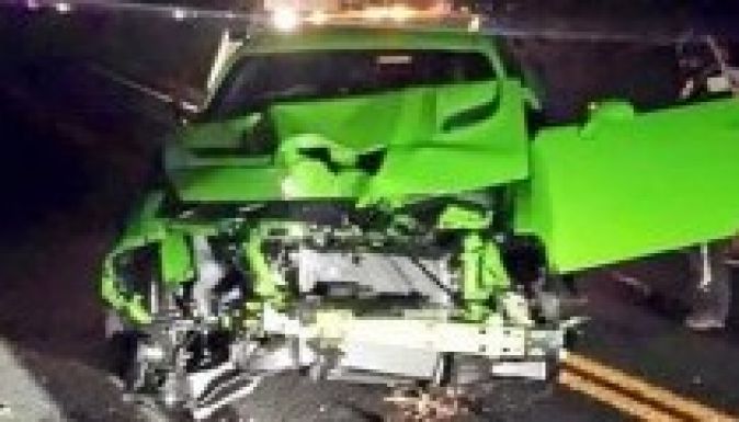 Megvette, és egy órán belül összetörte a 715 lóerős autót