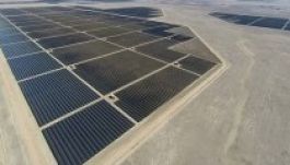 Bekapcsolták a világ legnagyobb napelemfarmját