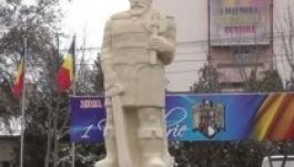 Mihai Viteazul helyett Mikulás-szobrot avattak Slobozián (VIDEÓ)