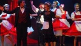 Operettekkel teremt ünnepi hangulatot a Csíki Játékszín