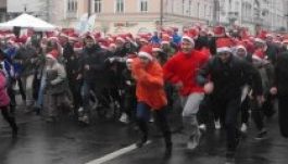 Megannyi Mikulás futott a rákbeteg gyerekekért