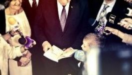 Viszik Johannis könyvét, mint a cukrot