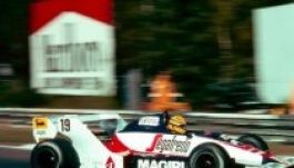 Eladó Ayrton Senna első F1-es kocsija