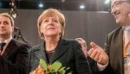 Angela Merkelt újabb két évre megválasztották a CDU elnökének