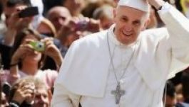 Könyvben jelentek meg Ferenc pápa fiataloknak szóló beszédei