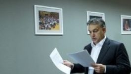 Orbán nem törődik a Fidesz népszerűségvesztésével
