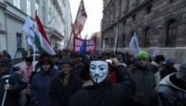 A költségvetés elfogadása ellen tiltakoztak Budapesten