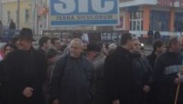 Elénekelték a magyar himnuszt a háromszéki prefektúra előtt