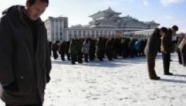 Tömegek gyászoltak a Kedves Vezető halálának évfordulóján