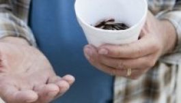 Viszonozta a hajléktalan férfi jótettét a diáklány