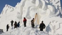 Gigantikus hószobrok a kínai Harbinban